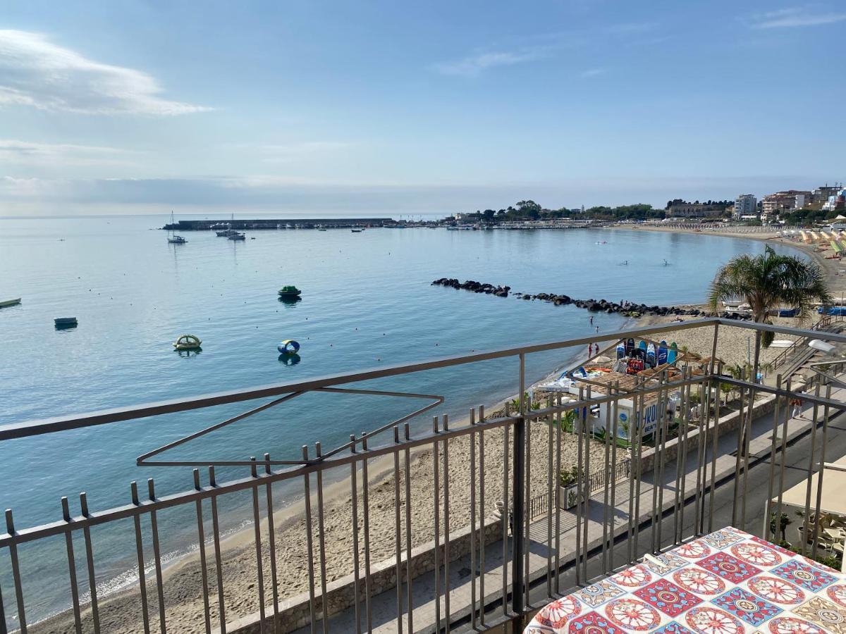 La Mansarda Lägenhet Giardini Naxos Exteriör bild